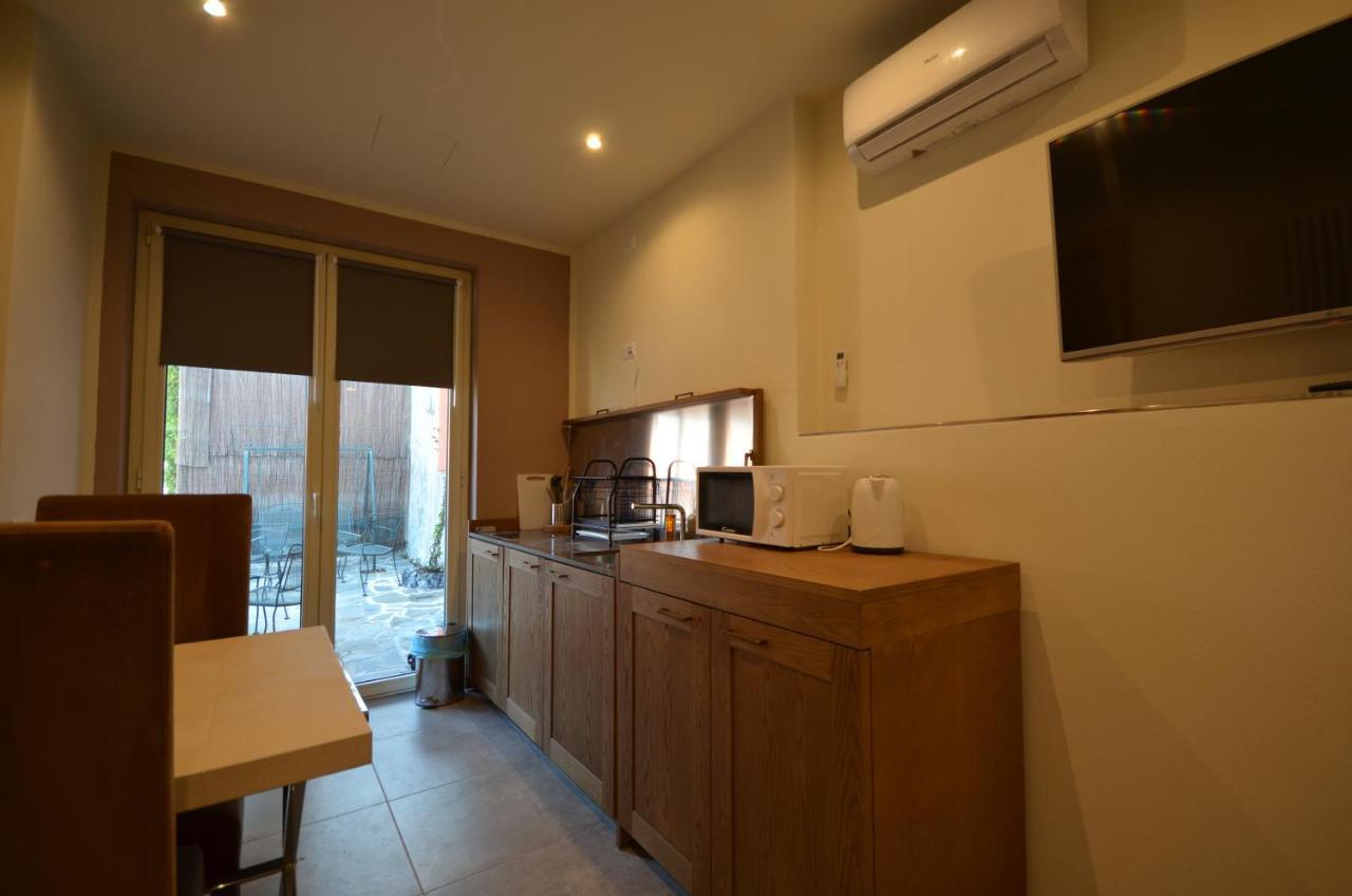 Vila Varennahouse Aston Apt Exteriér fotografie