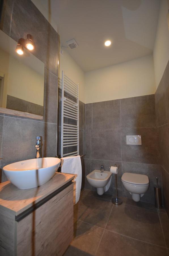 Vila Varennahouse Aston Apt Exteriér fotografie